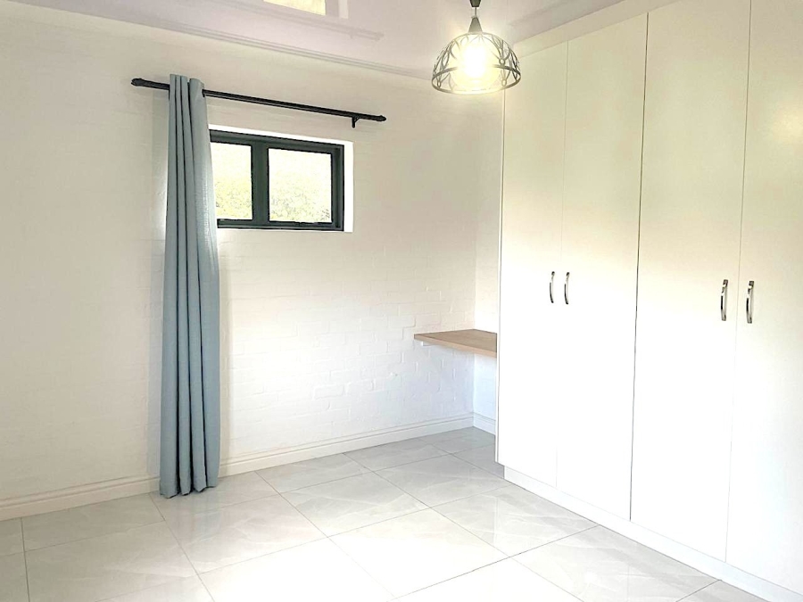 To Let 2 Bedroom Property for Rent in Crofters Valley Western Cape